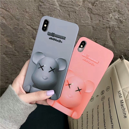 KAWS iPhoneXS Max ケース