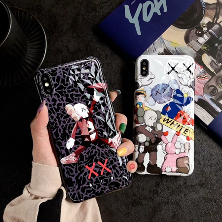 KAWS iPhone Xs Max ケース