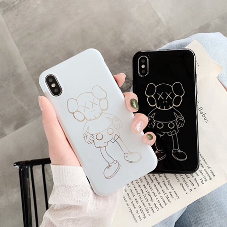 kaws iPhoneXS MAXケース